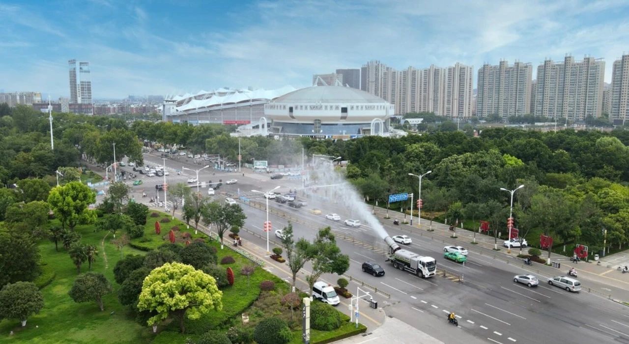 云顶国际集团环境荣登“城市服务十大影响力企业”和“环卫装备十大影响力企业”双榜