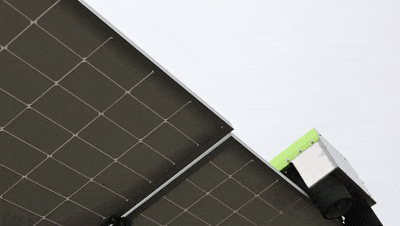 光伏发电效率飙升20% 云顶国际集团环境光伏清洁机器人震撼上市